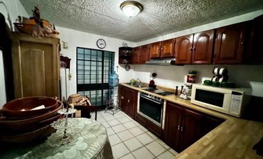 Casa en venta por Mercado de Abastos