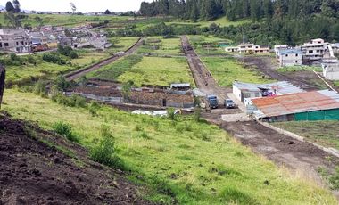TERRENOS-VENTA, SERVICIOS SOTERRADOS CON CAMINOS NUEVOS, SECTOR SNTO DOMINGO DE CUTUGLAHUA. QUITO, ECUADOR.