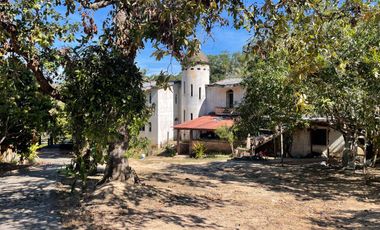 ¡Oportunidad de inversión! Villa en venta a 3.5 km del Jardín Botánico