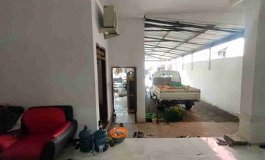 Jual Rumah Usaha
*Nol Jalan Waru Sidoarjo*
Dekat RS Mitra Keluarga Waru

Luas 592m2
Dimensi 9.5x62
LB 400m2 ( 1 Lantai )

*Rumah Induk*
- Kmr tidur 4