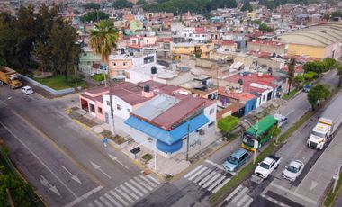 LOCAL COMERCIAL EN VENTA FRENTE AL RASTRO EN ESQUINA, LÓPEZ DE LEGASPI