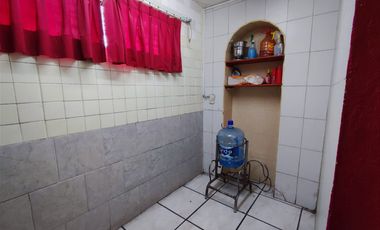 LOCAL COMERCIAL EN VENTA FRENTE AL RASTRO EN ESQUINA, LÓPEZ DE LEGASPI