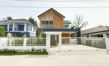 Newly 4-Bedroom Minimal-Nordic Style House in San Sai for Sale