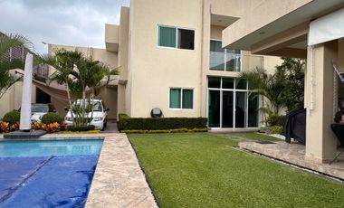 Bonita casa sola nueva en venta!
