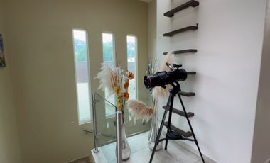 Bonita casa sola nueva en venta!