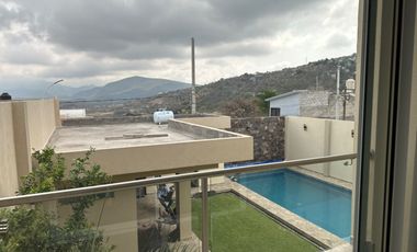 Bonita casa sola nueva en venta!
