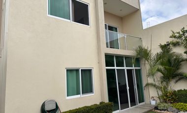 Bonita casa sola nueva en venta!
