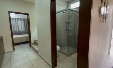 Bonita casa sola nueva en venta!