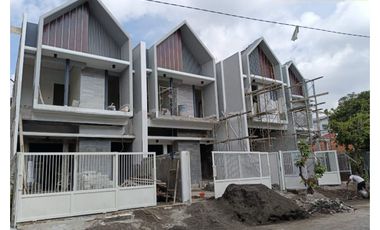 Rumah Tenggilis 2 Lantai Modern Baru Jalan Besar Dkt Raya Prapen Jemur
