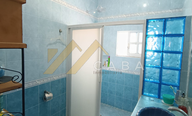 EN VENTA CASA EN ESQUINA CON LOCAL COMERCIAL, VERACRUZ.