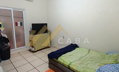 EN VENTA CASA EN ESQUINA CON LOCAL COMERCIAL, VERACRUZ.