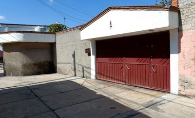 VENDO CASA MUY AMPLIA DE 5 RECAMARAS A 5 MIN DE LA LOPES PORTILLO