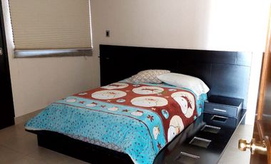 VENDO CASA MUY AMPLIA DE 5 RECAMARAS A 5 MIN DE LA LOPES PORTILLO