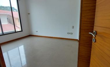 ALQUILER DE AMPLIA CASA EN SAMBORONDON