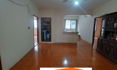 En Machala en Av. 25 de Junio y Babahoyo se Vende Casa Rentera Comercial con 2 Locales Comerciales y 3 Departamentos