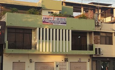 En Machala en Av. 25 de Junio y Babahoyo se Vende Casa Rentera Comercial con 2 Locales Comerciales y 3 Departamentos