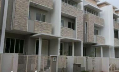 disewakan rumah milenial pik 2 uk 4.5x10 vinly siap huni