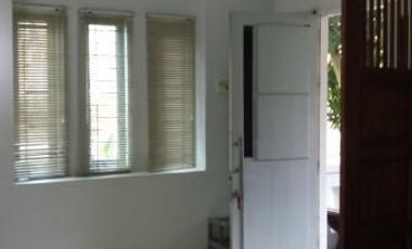 DIJUAL RUMAH POSISI HOOK TENGAH KOTA BERNUANSA MINIMALIS LOKASI DALAM PERUMAHAN WIKA AMAN NYAMAN HARGA NEGO