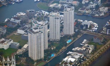 DIJUAL  MURAH TOWN HOUSE 3,5 lantai