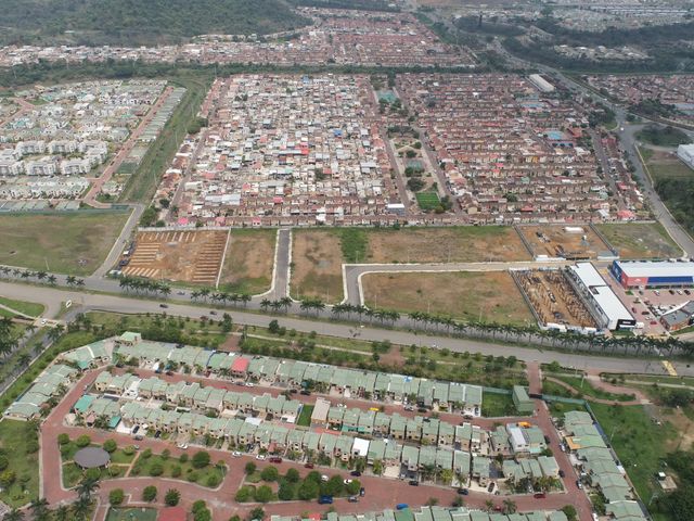Terrenos Comerciales oportunidades de expansión o inversión - La Joya 