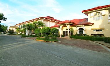 FOR RENT HOUSE AND LOT WALKING DISTANCE IN GAISANO MALL