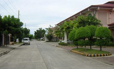 FOR RENT HOUSE AND LOT WALKING DISTANCE IN GAISANO MALL