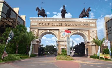 Disewakan rumah 2 lt 8 x 20 m2 di Golf Lake Residences Cengkareng ada 3+1  kt 3+1 km unfurnished carport 2 mobil, min sewa 2 thn, lagi renovasi, survei yuk!