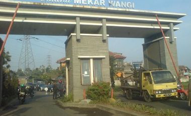 Di Jual Rumah 2 lantai di mekar wangi