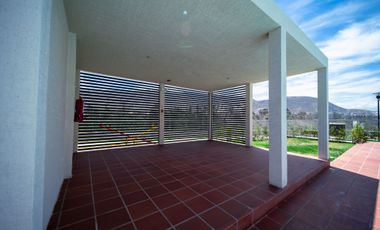 Casa de Venta en Porton de Malaga 2 · Av. Manuel Cordova Galarza, se encuntra a 500m de CEMEXPO