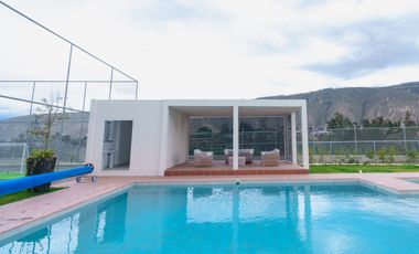 Casa de Venta en Porton de Malaga 2 · Av. Manuel Cordova Galarza, se encuntra a 500m de CEMEXPO