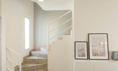 Casa de Venta en Porton de Malaga 2 · Av. Manuel Cordova Galarza, se encuntra a 500m de CEMEXPO