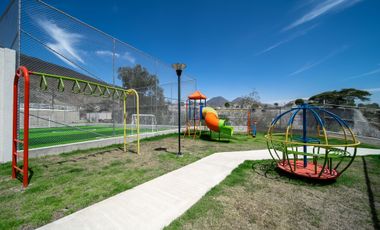 Casa de Venta en Porton de Malaga 2 · Av. Manuel Cordova Galarza, se encuntra a 500m de CEMEXPO