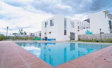 Casa de Venta en Porton de Malaga 2 · Av. Manuel Cordova Galarza, se encuntra a 500m de CEMEXPO