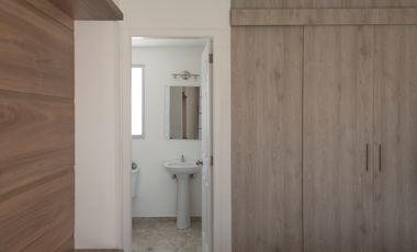 Casa de Venta en Porton de Malaga 2 · Av. Manuel Cordova Galarza, se encuntra a 500m de CEMEXPO