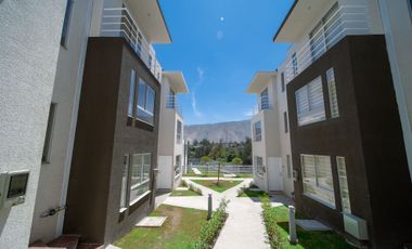 Casa de Venta en Porton de Malaga 2 · Av. Manuel Cordova Galarza, se encuntra a 500m de CEMEXPO