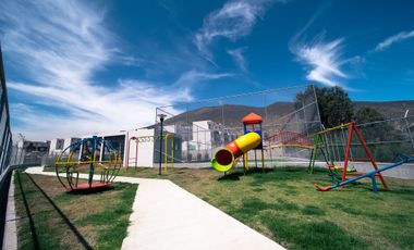 Casa de Venta en Porton de Malaga 2 · Av. Manuel Cordova Galarza, se encuntra a 500m de CEMEXPO