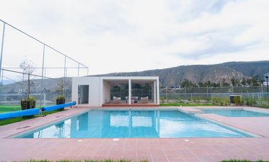 Casa de Venta en Porton de Malaga 2 · Av. Manuel Cordova Galarza, se encuntra a 500m de CEMEXPO