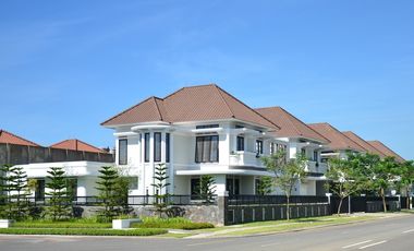 Tarubhawana istimewa tidak nempel depan taman