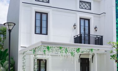 disewakan rumah dua lantai full furnish di summarecon mutiara makassar dekat dari bandara dan gerbang toll