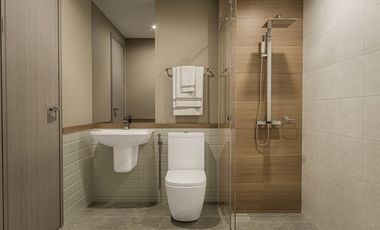 Pet-friendly 2BR Condo Unit w/ Balcony for Sale in Woodsville Crest Phase 2 – Maple, Merville, Parañaque