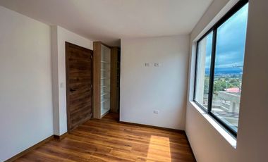 úlitma Casa de Venta esquinera en el Valle de los Chillos - Sector La Moya