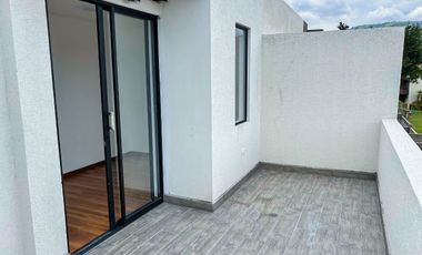 úlitma Casa de Venta esquinera en el Valle de los Chillos - Sector La Moya