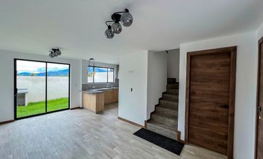 úlitma Casa de Venta esquinera en el Valle de los Chillos - Sector La Moya