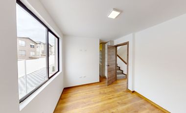 úlitma Casa de Venta esquinera en el Valle de los Chillos - Sector La Moya