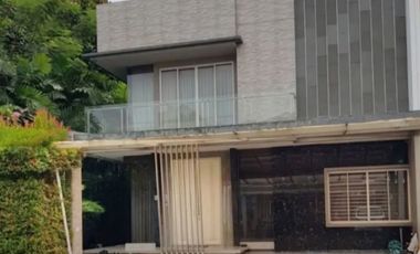 LEVEL LUXURY - BARU & MEWAH!
Rumah 3.5 Lantai Modern Luxury Contemporary - Super Langka di Puri Mansion, Jakarta Barat
Unit baru, luas besar, finishing premium, dan dilengkapi Private Pool. Cocok untuk keluarga yang mengutamakan kenyamanan, privasi, dan prestise