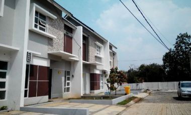Best Deal! Rumah Hook Renovasi Total, Bebas Banjir, Nego Langsung Pemilik