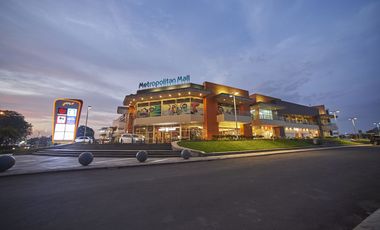 di sewakan rumah di boulevard di metland cileungsi cibubur cocok untuk sekalian untuk usaha