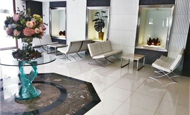 Lower than market price! 2 bedroom and pet friendly condo in Phrompong for sale