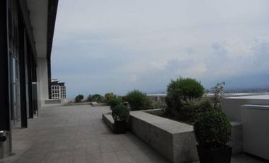 Fairways Tower Studio