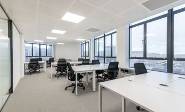 24/7 access to open plan office space for 15 persons in Spaces The Stiles Enterprise Plaza